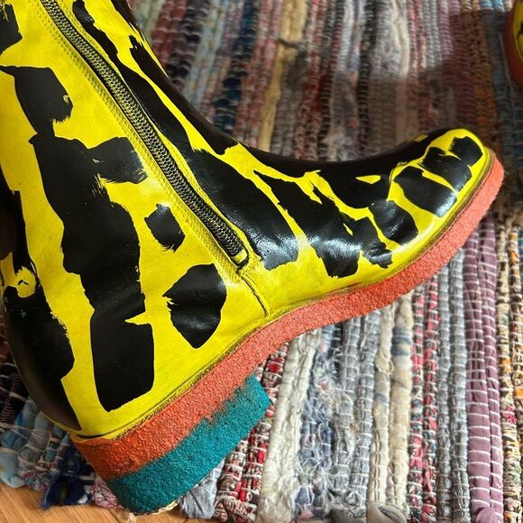 Vibrant Yellow and Black Women's Heeled Boots 10 - Picture 9 of 16